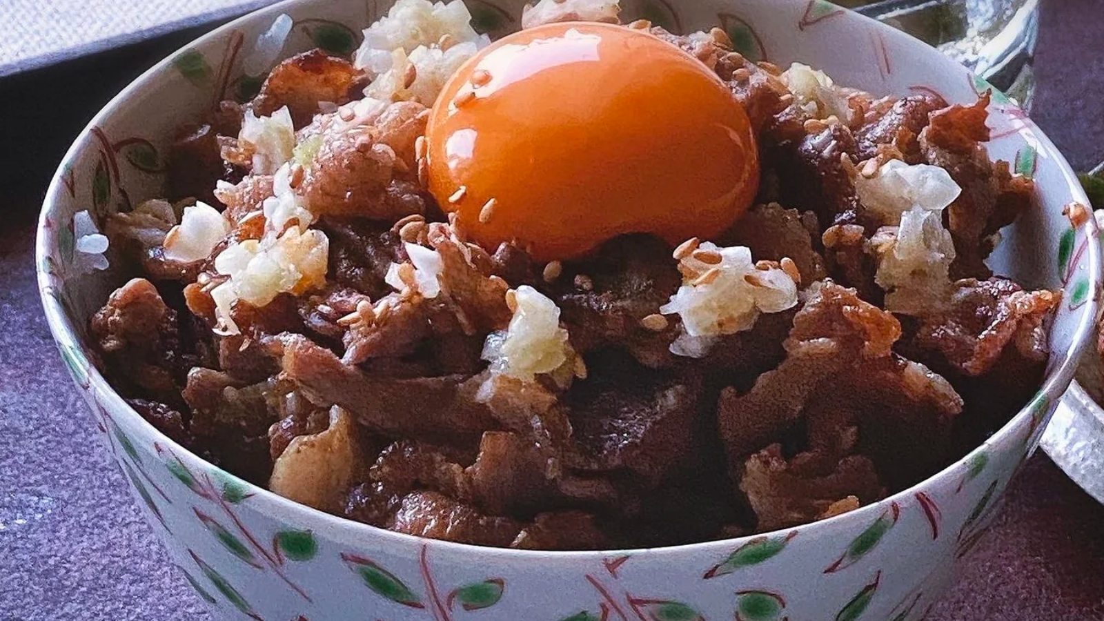 【レシピ】黄身のせネギ塩豚丼 BY ururun_u.u